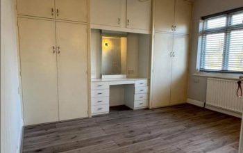 4 bed house with garden