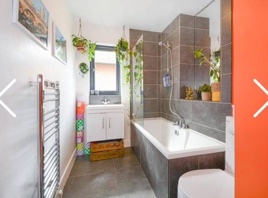 4 Bedroom End Terrace