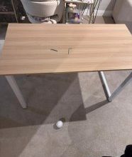 Продаю письменный стол в отличном состоянии.