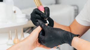 вакансия старшего мастера маникюра.