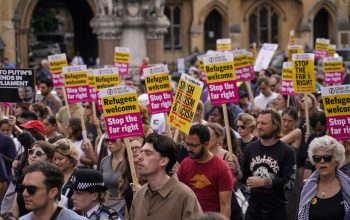 У британській партії Reform UK політик, який хвалив Гітлера та Путіна, відповідає за відбір кандидатів