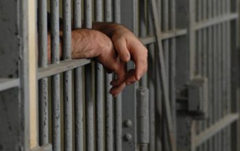 В Британії чоловік отримав 37 років в’язниці за плани підірвати авіабазу