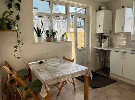 2 Bedroom flat with garden 🇬🇧