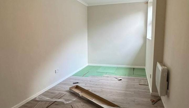 2 bed flat with balcony