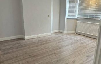 4 bed house with garden