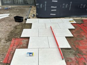 Требуется профессионал для укладки плитки