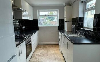 4 Bed house with garden