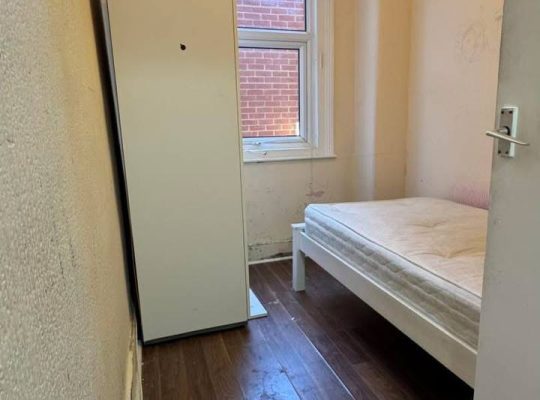 3 Bed flat with garden