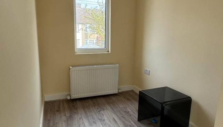 3 bed house with garden