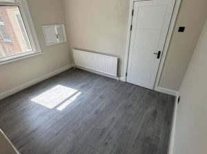 4 bed house with garden